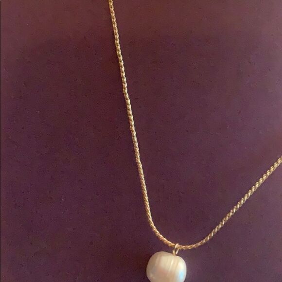 Peak gold necklace and earring set - Picture 3 of 6